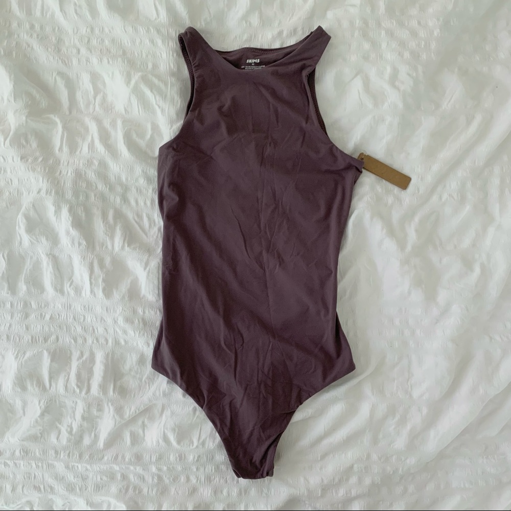 Skims Fits Everybody High Neck Bodysuit Plum - Picture 4 of 8
